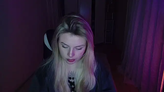 AngelicaHollywood online show from January 17, 7:10 pm