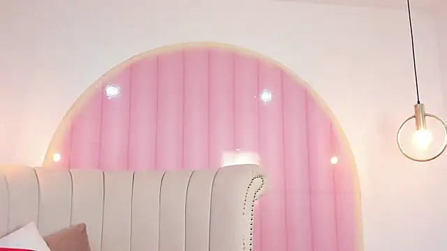 Emilia Bons online show from January 14, 8:25 pm