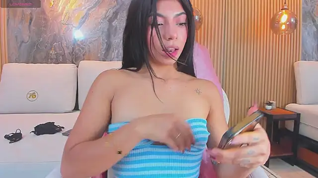 chloe murray online show from November 18, 6:53 pm