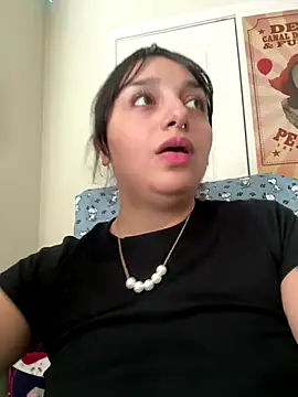 CharmingMaddie online show from November 16, 5:46 pm