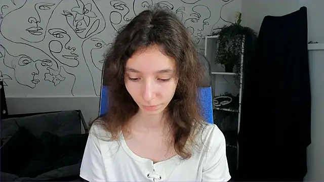 EmmanuellBrown online show from October 22, 10:20 am