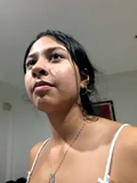 lynn9000 online show from December 18, 11:53 pm