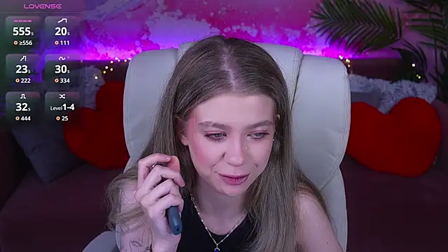 SandyLayy online show from June 15, 1:33 pm