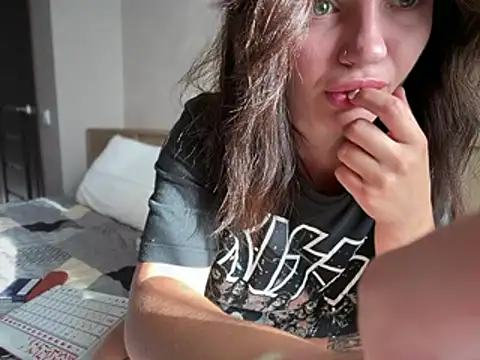 SaraLow online show from July 31, 4:57 am