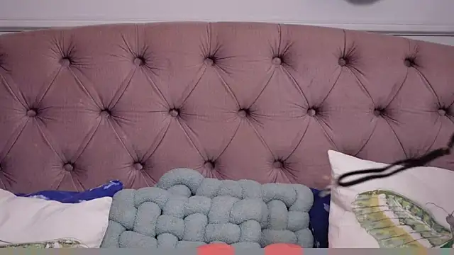 JenniferLovve online show from June 29, 10:15 am