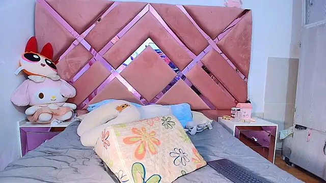 BrittanyBoa online show from March 14, 11:50 pm