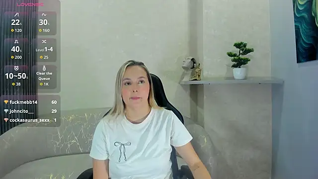 Emmaa white  online show from June 22, 5:32 pm