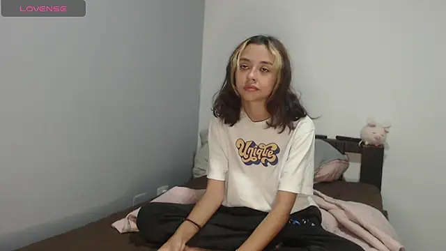 Snapshot of brisazanes chatting on October 2, 2:38 am brisazanes online show from October 2, 2:38 am