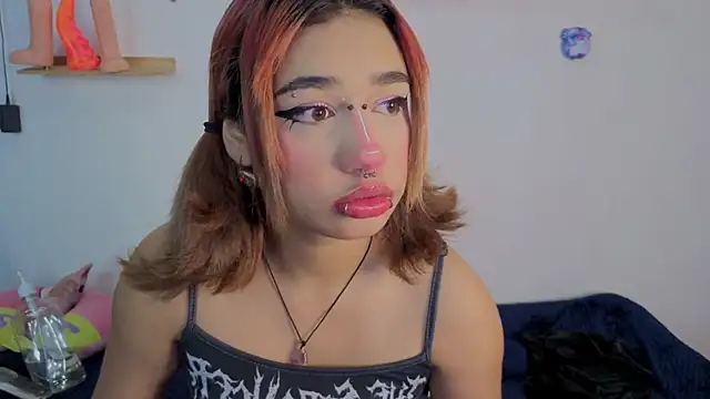 zoelight18 online show from November 3, 9:13 am