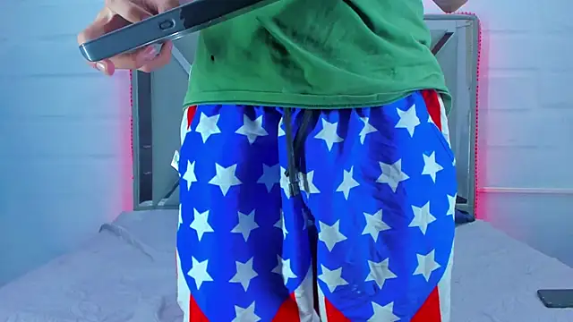 Snapshot of Averange_boys_X chatting on October 26, 9:05 am Averange boys X online show from October 26, 9:05 am