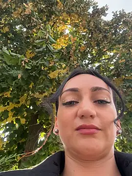 Ninabigtitied online show from October 8, 3:49 pm