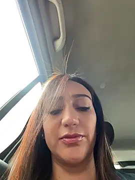 Ninabigtitied online show from January 10, 1:05 pm