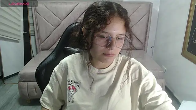 Velvet Moon V online show from February 26, 7:46 pm