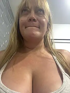 naomi diamond  online show from February 22, 10:43 pm