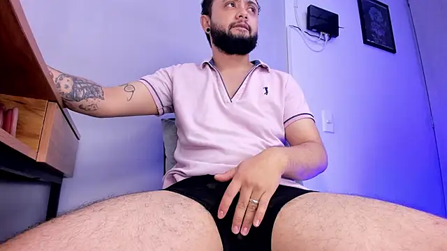 Noah devil  online show from December 4, 7:21 am