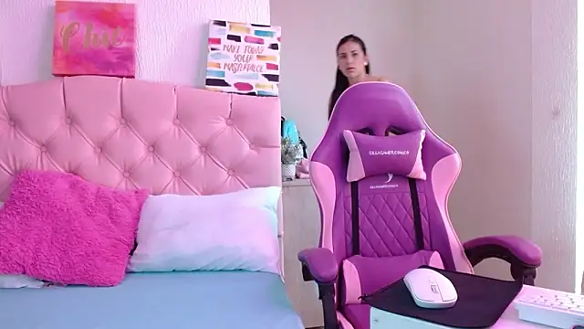 Snapshot of Charlote_lowen chatting on September 10, 11:54 am Charlote lowen online show from September 10, 11:54 am