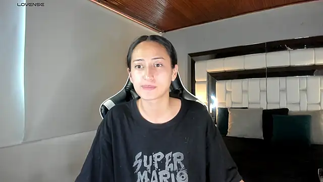 Snapshot of Adhara7 chatting on October 15, 9:39 pm Adhara7 online show from October 15, 9:39 pm