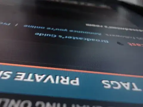 EssenceLovers online show from February 10, 4:04 am