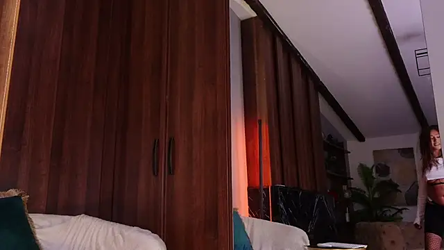 QueenMarX online show from February 24, 7:45 pm