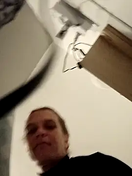 sarahkat86 online show from February 6, 11:41 pm