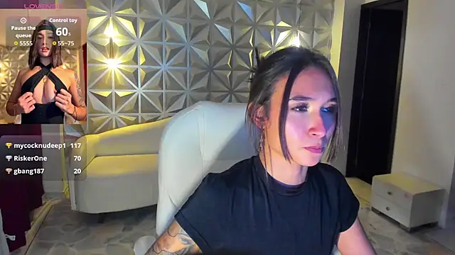 hellen tease online show from July 28, 6:20 pm