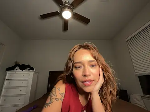 Snapshot of eurydicee chatting on October 7, 12:37 am eurydicee online show from October 7, 12:37 am