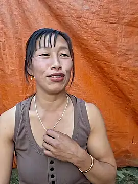 Snapshot of ngocngoc_cute chatting on October 19, 8:27 am ngocngoc cute online show from October 19, 8:27 am