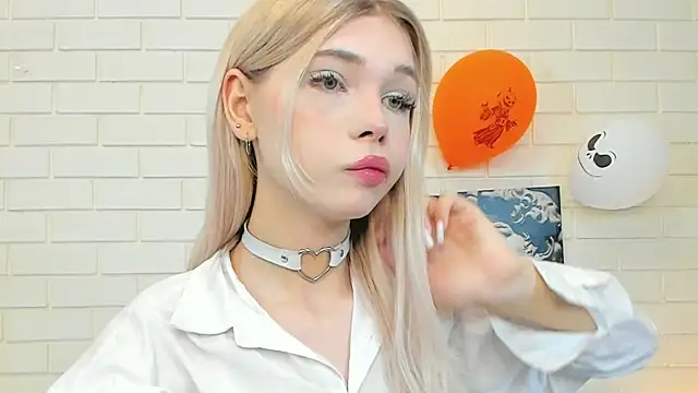 Blondy Fina online show from November 12, 4:54 am