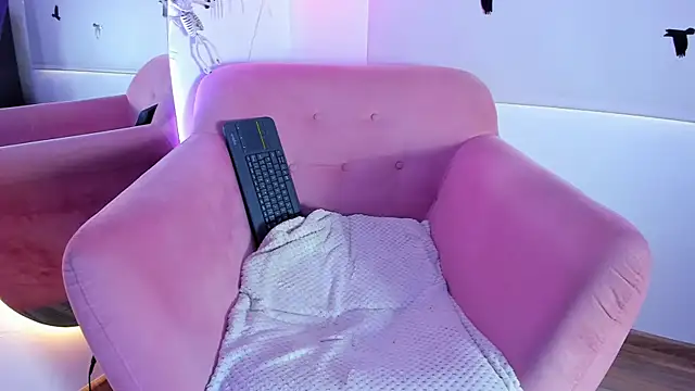 selene swee online show from October 5, 6:35 pm