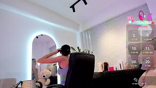 lily cash1 online show from February 17, 1:10 pm