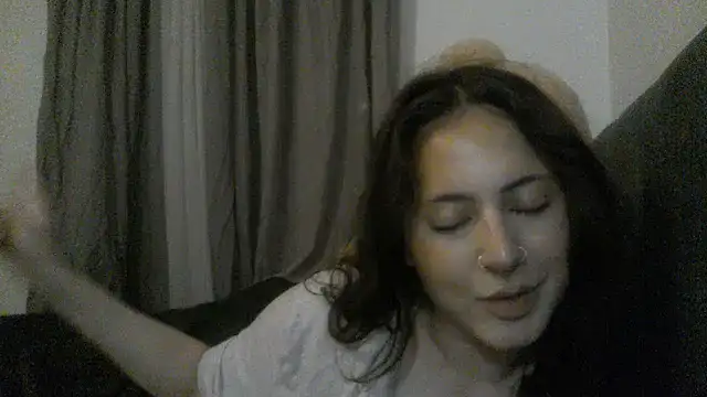 Snapshot of laylabliss chatting on October 11, 2:16 am laylabliss online show from October 11, 2:16 am