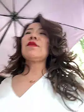 anna yngs online show from June 18, 6:48 am