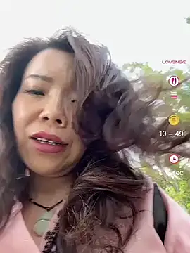 anna yngs online show from July 12, 8:26 am