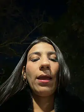 -juicy  online show from March 6, 11:33 pm