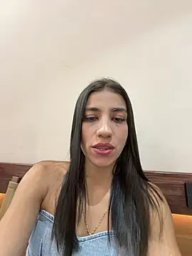 -juicy  online show from June 19, 11:41 pm