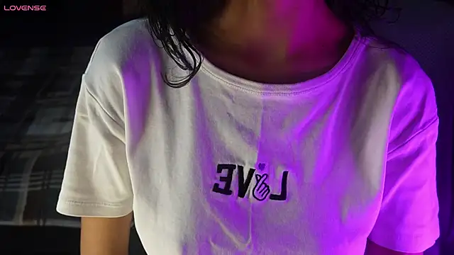 Snapshot of NidhiChandra chatting on October 13, 1:03 pm NidhiChandra online show from October 13, 1:03 pm