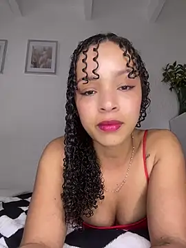 Yasmin777  online show from July 19, 9:50 pm