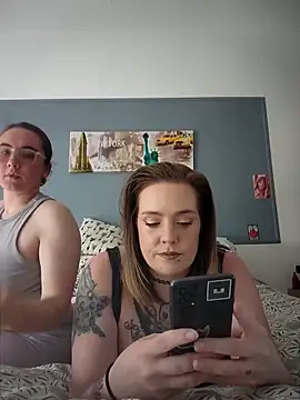 AndHerXO online show from May 1, 3:04 pm