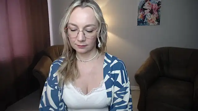 Ava Elior online show from June 7, 12:12 pm