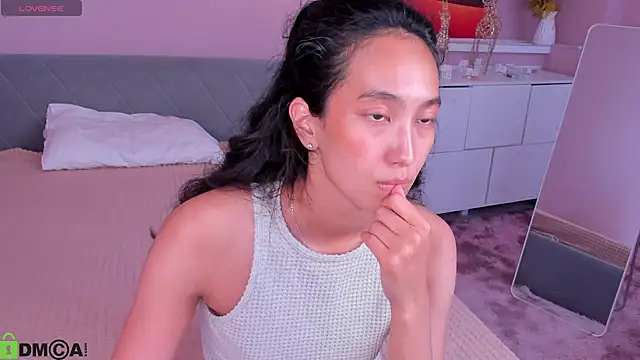 FlirtyAura online show from August 3, 12:00 pm