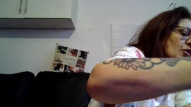 RubyyRosee online show from May 3, 9:45 am