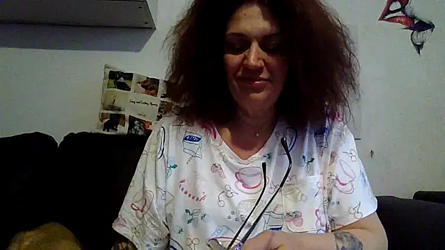 RubyyRosee online show from May 2, 5:22 am