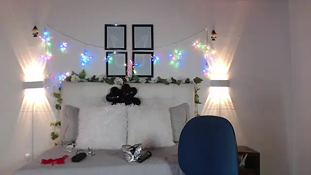 Megan 05  online show from April 29, 5:51 pm