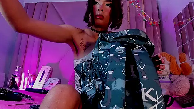 jazmin waked online show from July 11, 3:39 am