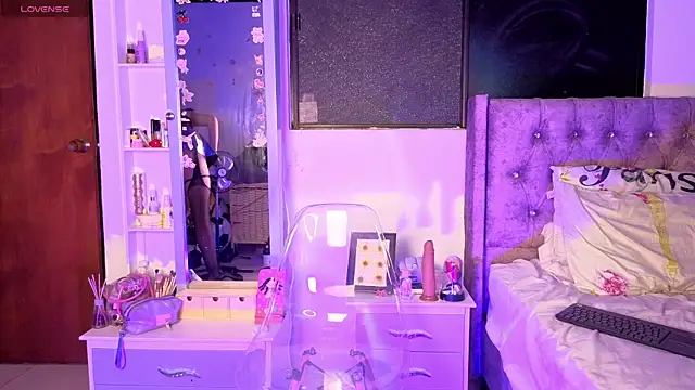 Lisa sweetas online show from July 15, 11:31 pm