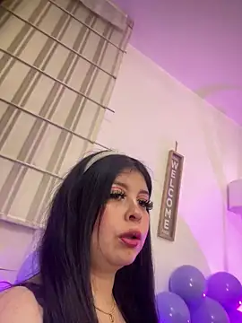 Snapshot of Angie_lynn chatting on September 28, 2:29 am Angie lynn online show from September 28, 2:29 am