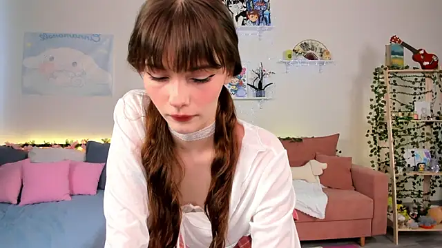 Zoe Vee online show from June 26, 3:30 am