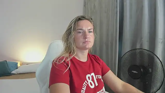 Marie Ellie online show from June 17, 2:02 am