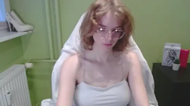 juicyPenny online show from December 22, 7:55 am