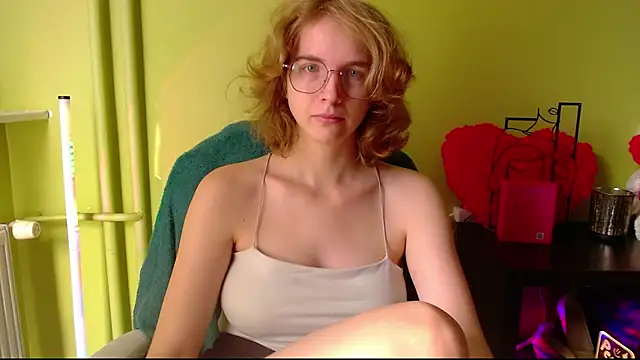 juicyPenny online show from July 3, 6:19 am